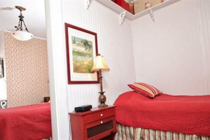 Room 16 of 140