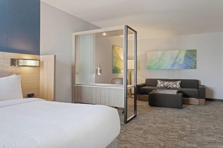 Room 16 of 27