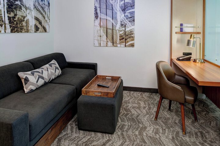 Room 10 of 22