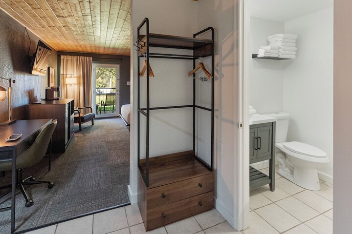 Tremont Lodge & Resort