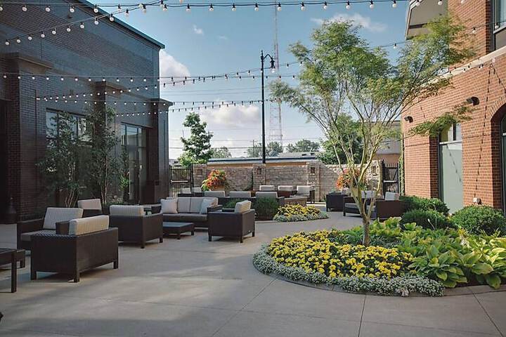 Hotel Exterior 16 of 16