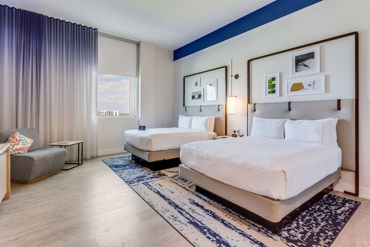 Room 52 of 98