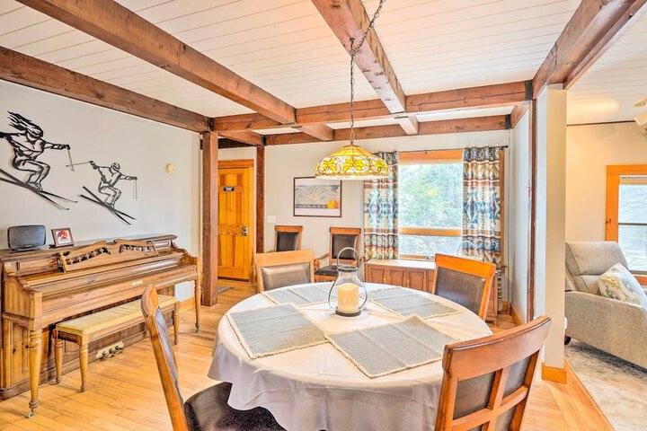 Berkshires Getaway 1 Mi Skiing & Hiking!