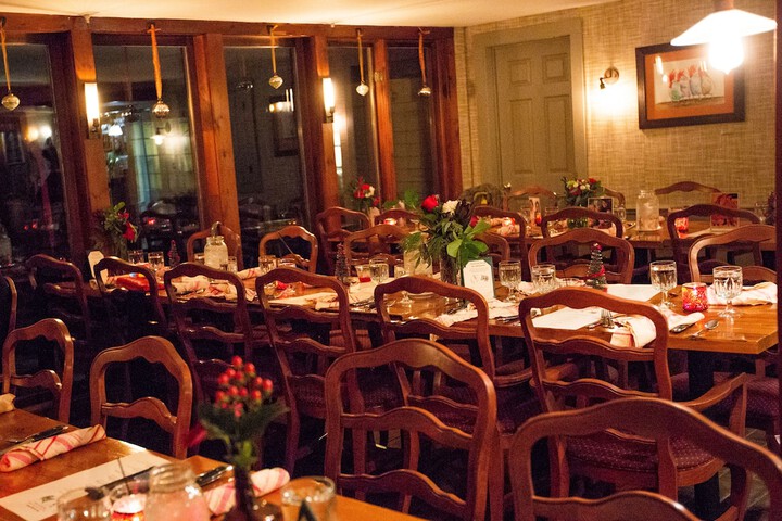 Dining 25 of 34