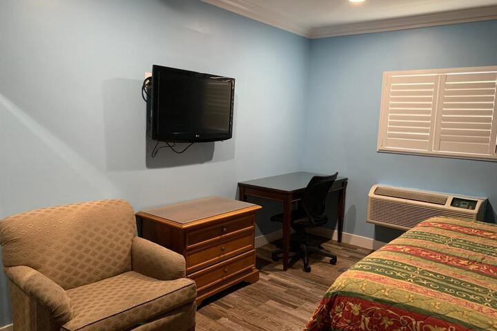 Room 16 of 22