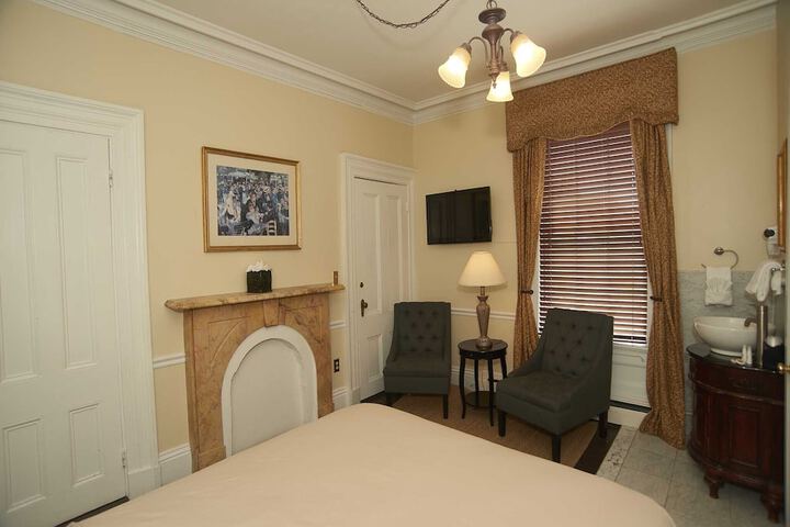Room 133 of 183