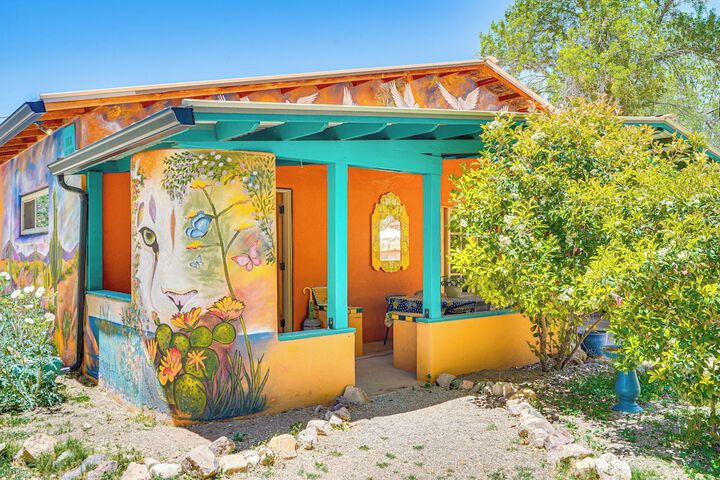 Casa Paloma Studio: Artsy & Airy w / Hot Tub Access