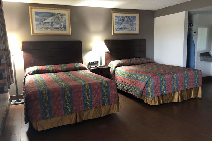 Room 32 of 38
