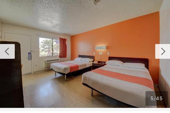 Room 13 of 37
