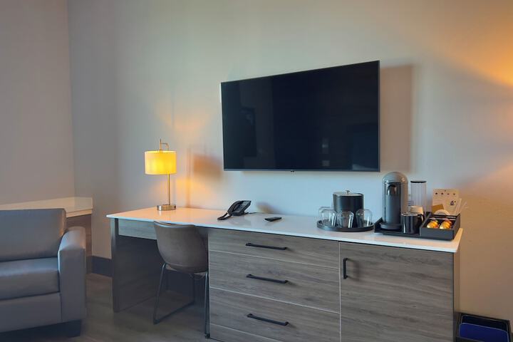 Room 107 of 174