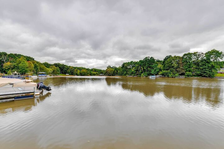 Community Perks + Views: Cozy Lake Norman Cottage