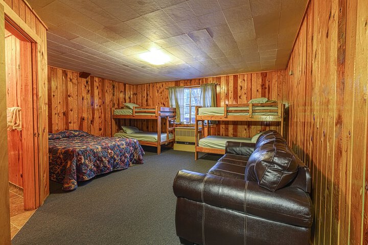 Room 8 of 18