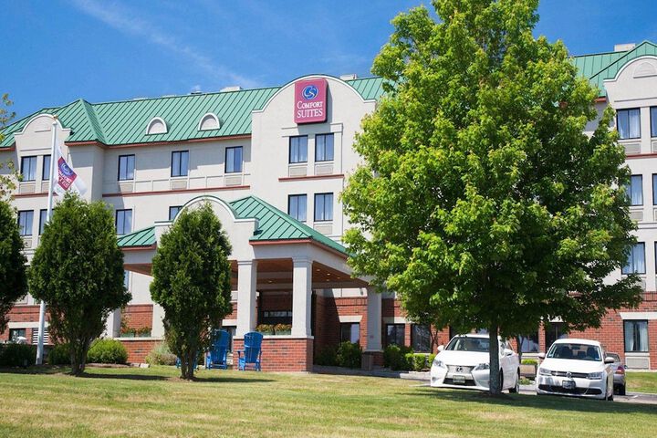 Comfort Suites West Warwick - Providence