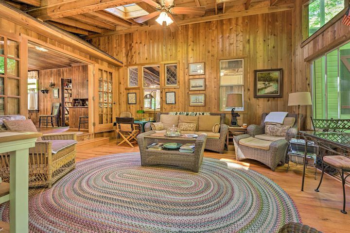 Douglas whispering Winds Cottage w / Beach!