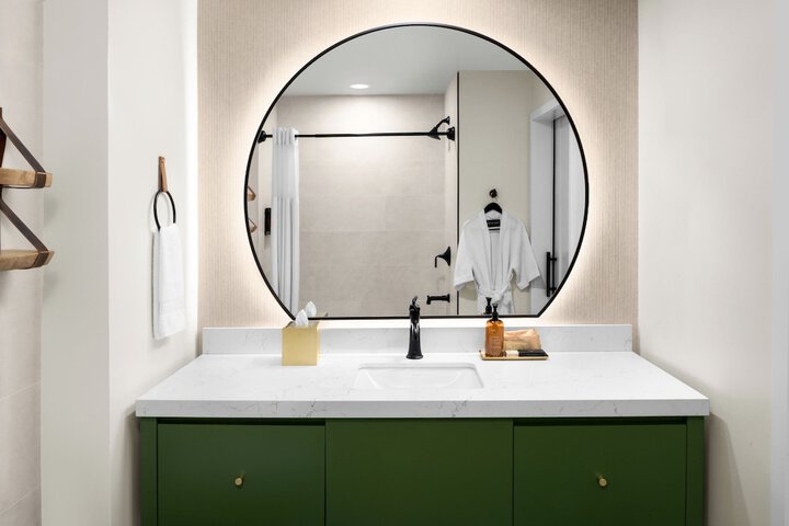 The Inelle Oakhurst Yosemite, a Tribute Portfolio Hotel