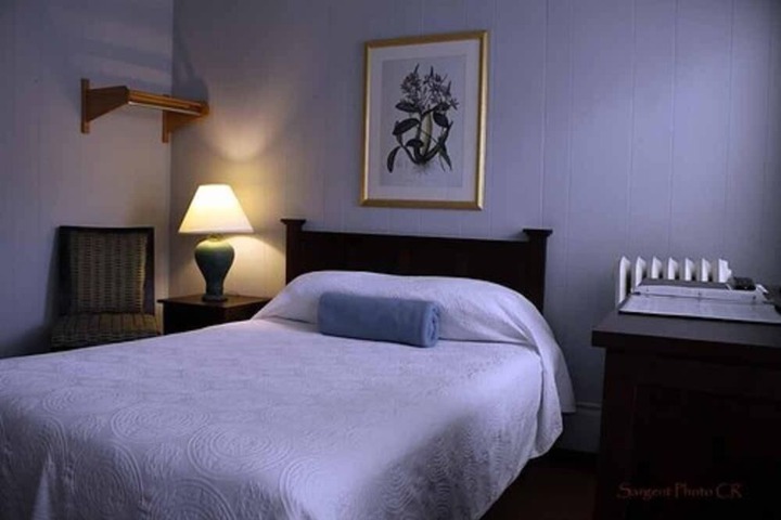 Room 52 of 61