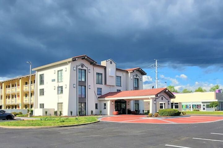 Hotel 6 of 41