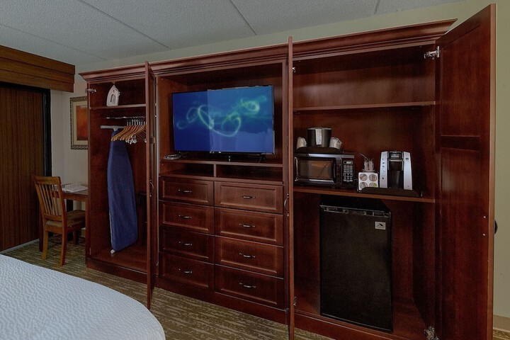 Room 11 of 33