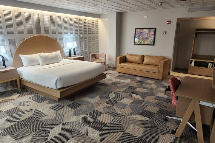 Room 14 of 22