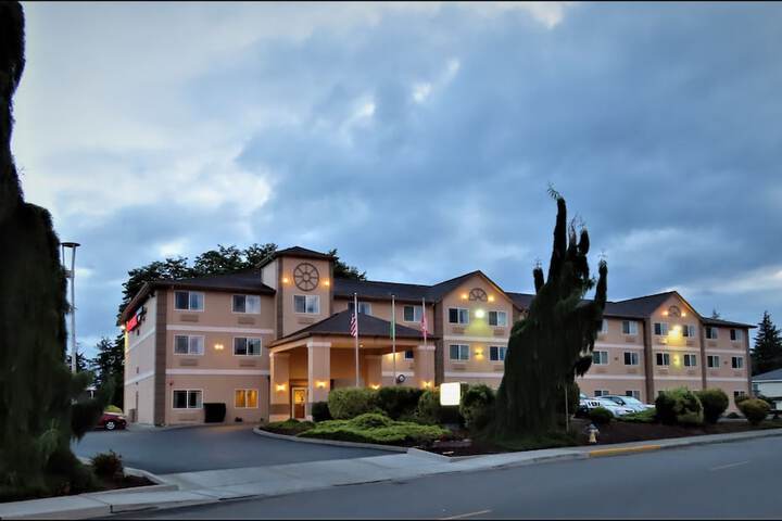 Peppermill Empress Inn