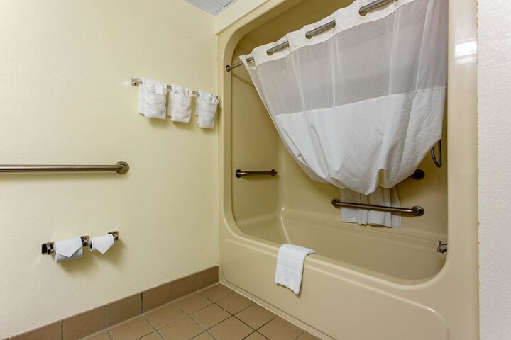 Room 20 of 29