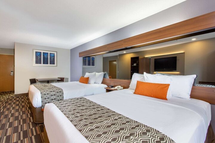 Room 18 of 21