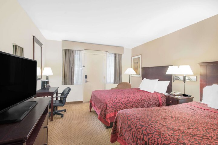Room 11 of 15