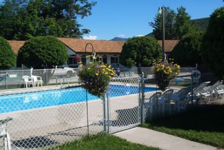 Moose Brook Motel