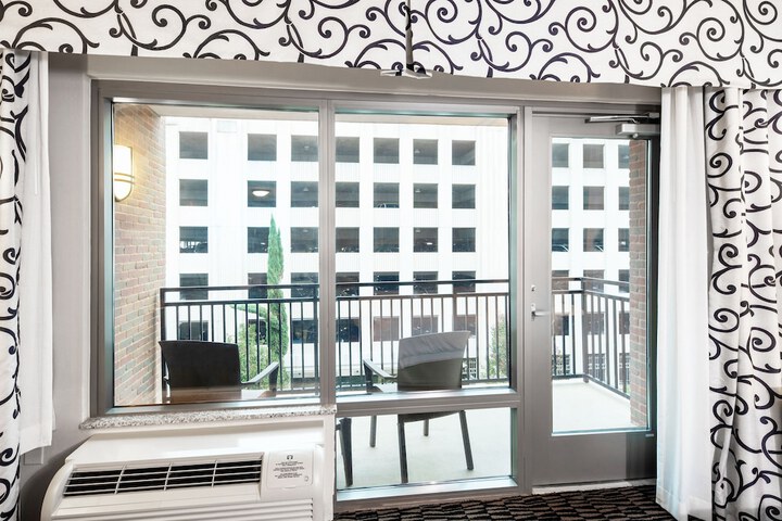 Hampton Inn & Suites Baton Rouge Downtown