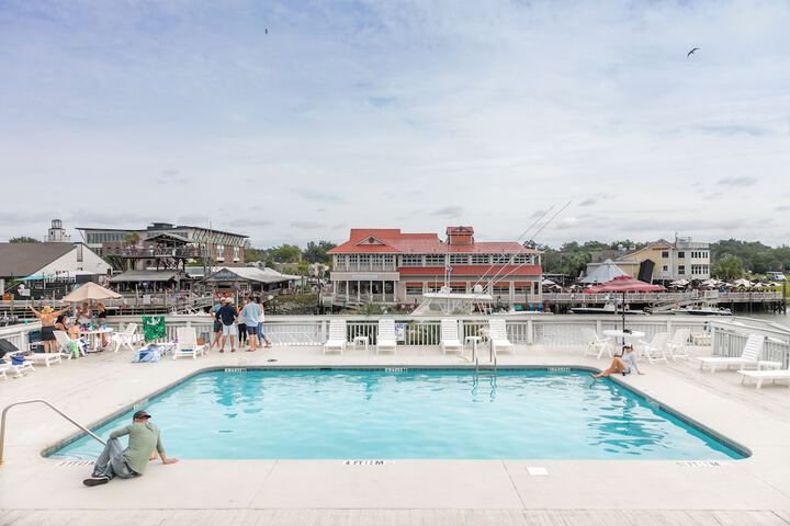 Shem Creek Inn