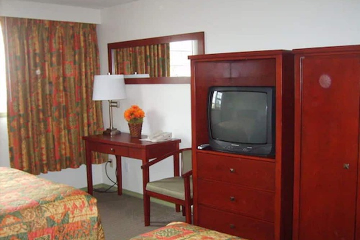 Room 8 of 40
