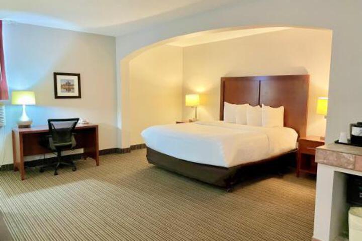 Room 33 of 40
