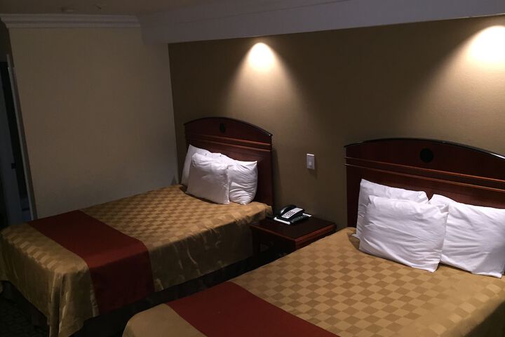 Ontario Inn & Suites