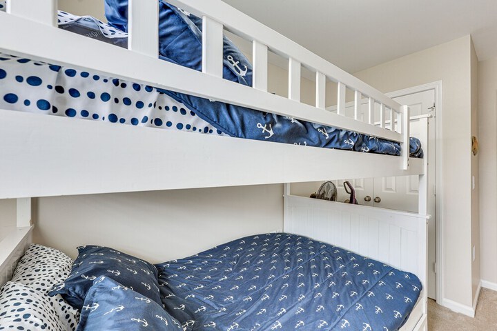 Townhome w / Outdoor Pool & White Lake Access!