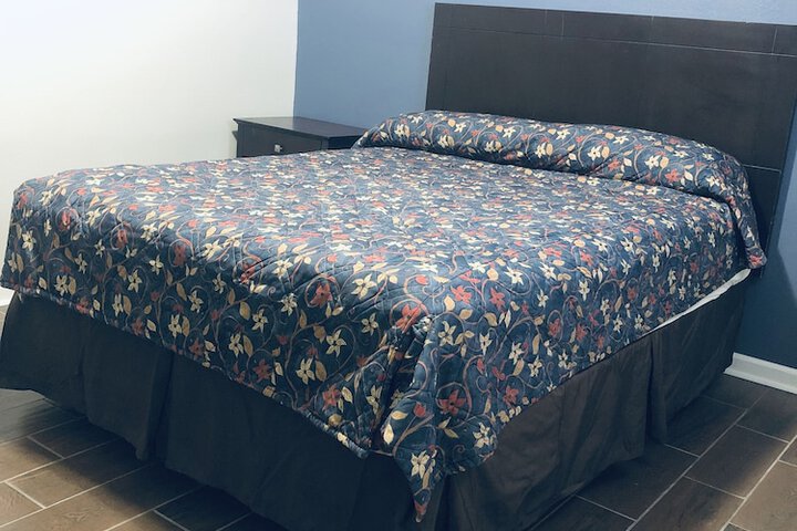 Room 13 of 22