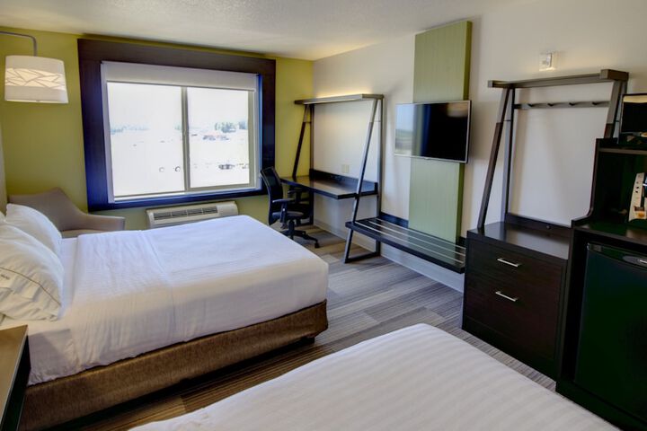 Room 25 of 40
