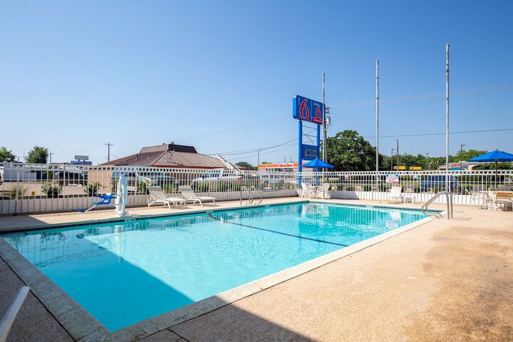 Motel 6 Bryan TX - University Area