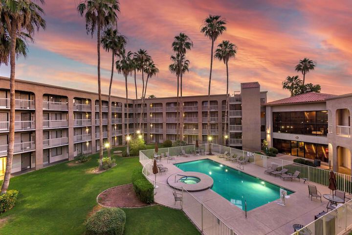 Hotel 4 of 37