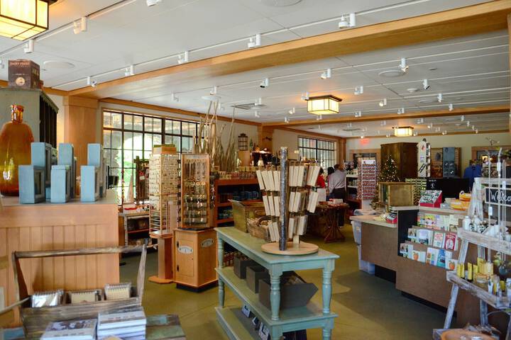 Gift Shop 39 of 43