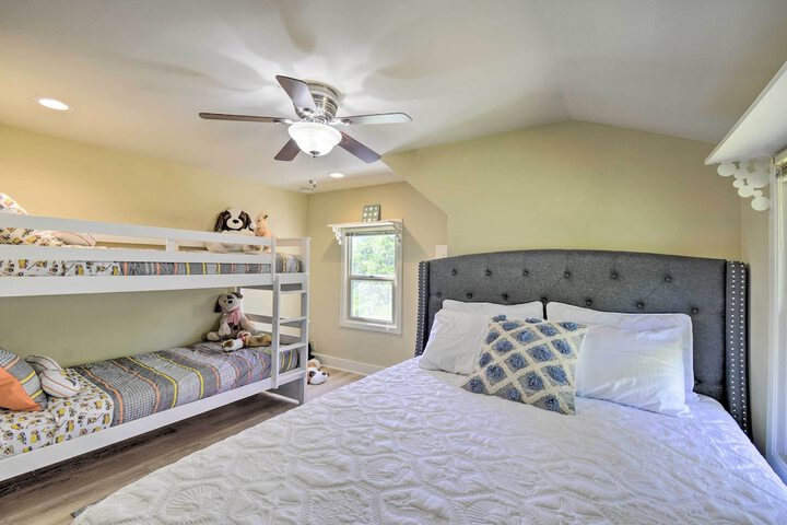 Direct Beach Access: Getaway on Port Orchard!