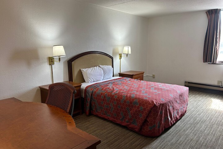Room 14 of 18