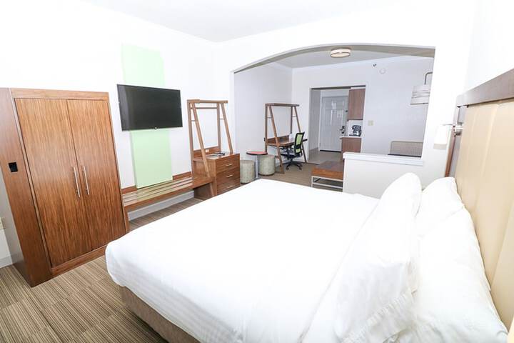 Holiday Inn Express Hotel & Suites Greenville by IHG