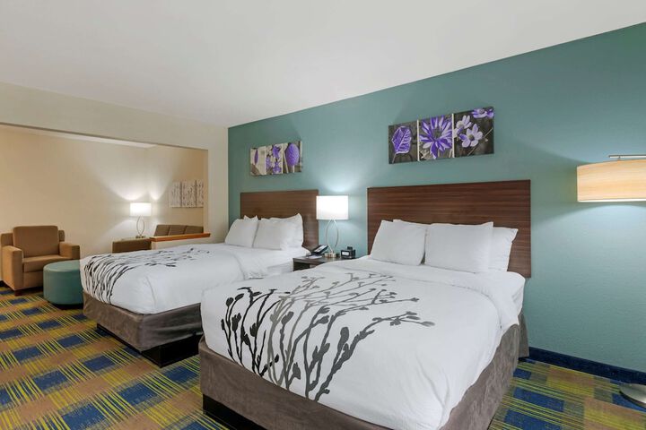 Room 26 of 40