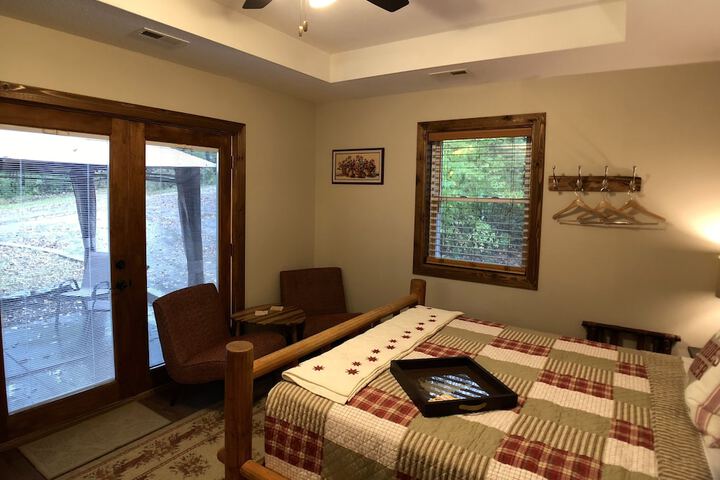Room 11 of 28