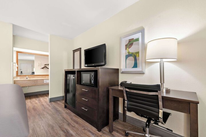 Room 48 of 67