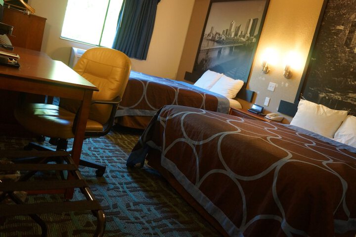 Room 27 of 43