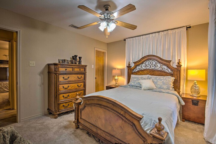 Cozy Family Home w / Fire Pit 4 Mi to Lake Fork