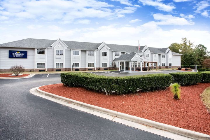 Microtel Inn & Suites by Wyndham Southern Pines / Pinehurst