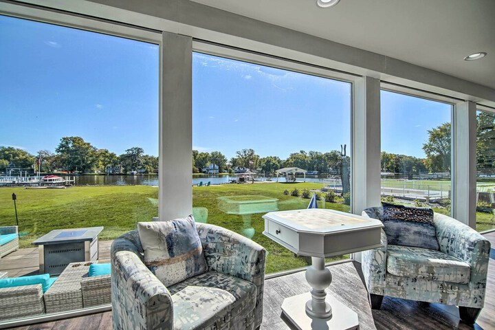 Home on Fox River: Modern Decor Style!