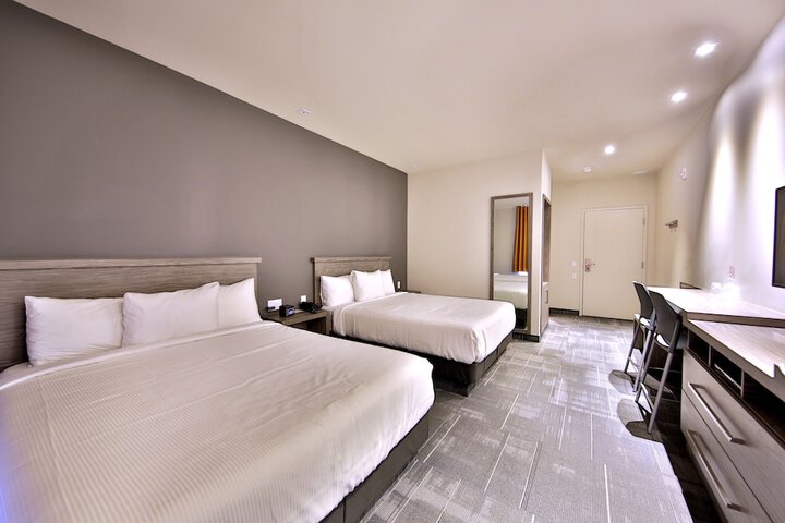 Room 19 of 34